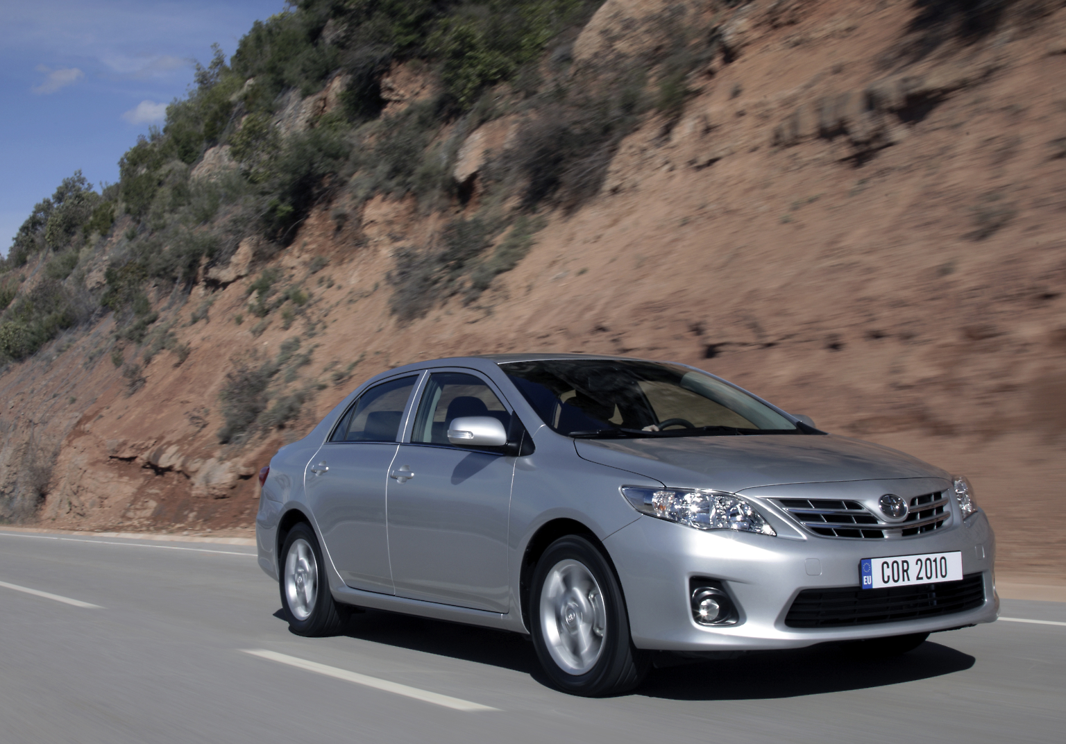 Volkswagen macht Toyota den Platz des größten Autobauers der Welt streitig. Dennoch ist, und das erstaunt mit einem europäischen Blick schon, laut "Forbes"-Liste der Toyota Corolla das weltweit meistverkaufte Auto. Allein 2011 entschieden sich 1,02 Millionen Käufer für den Japaner.