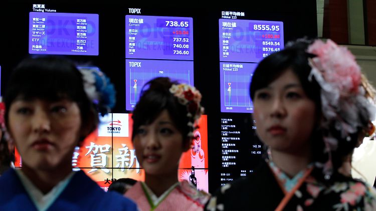 2012-01-04T011512Z_01_TOK802_RTRMDNP_3_MARKETS-JAPAN-STOCKS.JPG2811829581713880668.jpg