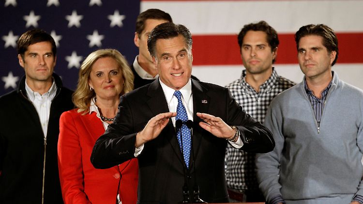 Der Sieger: Romney mit Frau und Söhnen in Iowa.