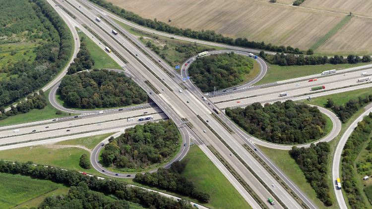 Die Physiker ziehen zur Erklärung ihres Experimentes ein Autobahnkreuz heran.