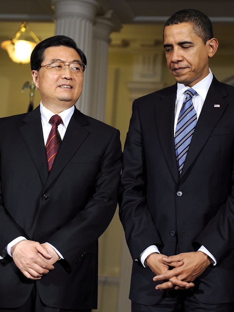 Barack Obama und sein chinesischer Amtskollege Hu Jintao beim G20-Gipfel in London im April. China und Russland denken laut darüber nach, den Dollar als Leitwährung in Frage zu stellen.