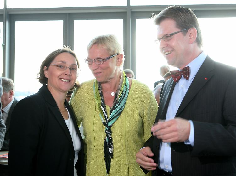 Man versteht sich im Norden: Der SPD-Fraktionsvorsitzende Ralf Stegner, SSW-Fraktionschefin Anke Spoorendonk (M) und Grünen-Fraktionschefin Monika Heinold.