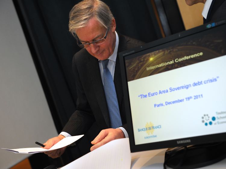 Frankreichs Notenbankchef Christian Noyer ist Berufsoptimist. In zehn Jahren sieht er den Euro als Leitwährung.