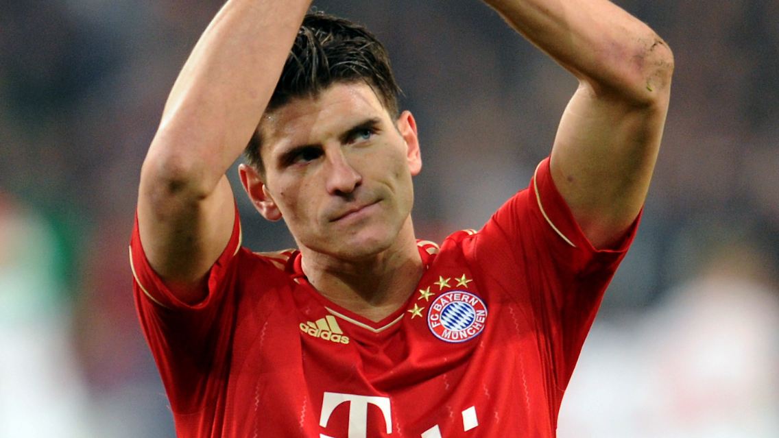 Ob's an der Frisur liegt? Mario Gomez, erfolgreichster Torschütze des Jahres 2011.l
