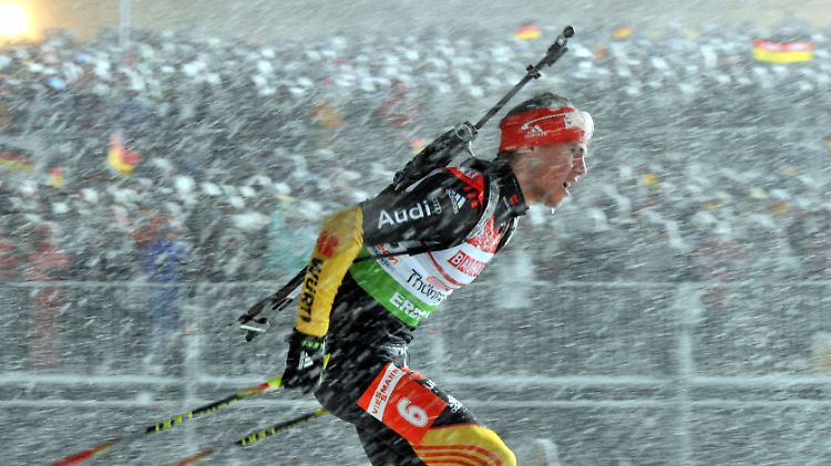 Deutschlands Biathleten schaffen im Staffelrennen vor heimischer Kulisse im thüringischen Oberhof keinen Podestrang.
