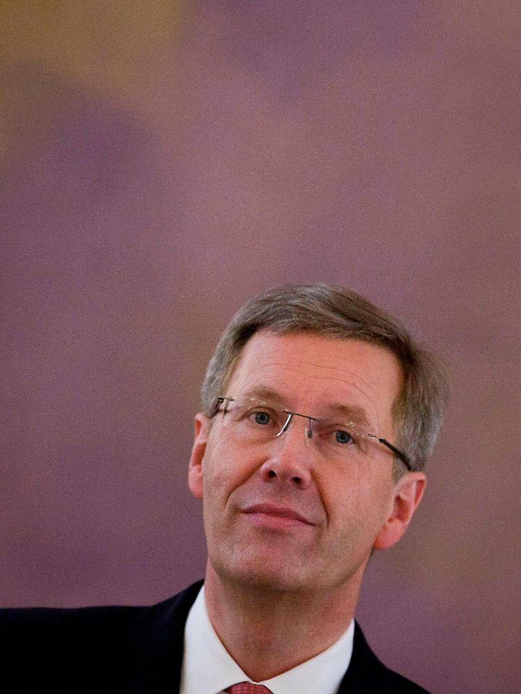 Wulff sieht bei seinen ersten öffentlichen Auftritten im neuen Jahr angeschlagen aus.