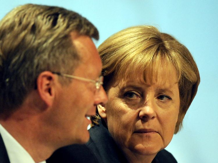 Merkel stellt sich noch offiziell hinter Wulff.