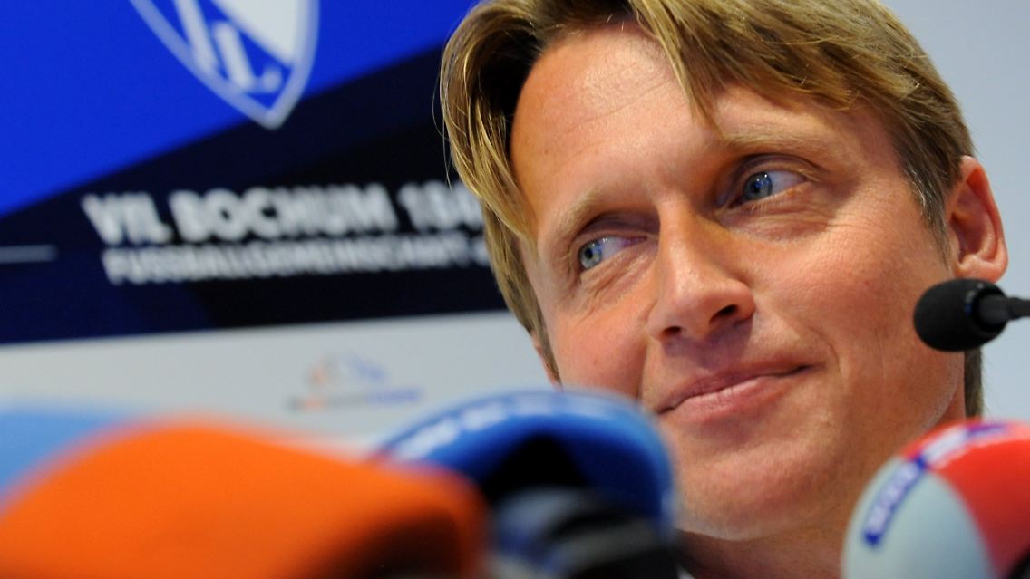 Demonstrativ optimistisch: Frank Heinemann, erst einmal Trainer des VfL Bochum.