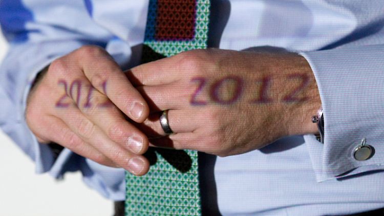 In den deutschen Chefetagen werden immer mehr Posten auf Zeit besetzt. Auch große Dax-Konzerne entdecken hier neue Möglichkeiten, die Personaldecke dicker zu machen.