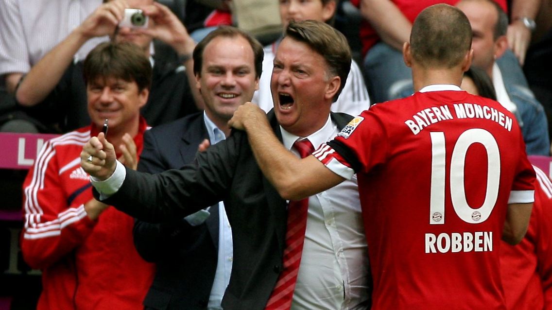 Es geht aufwärts in der Liga: Münchens Trainer Louis van Gaal beim Sieg gegen Nürnberg.
