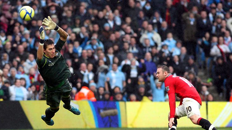 Wayne Rooney bekannte sich mit zwei Toren zu Manchester United.