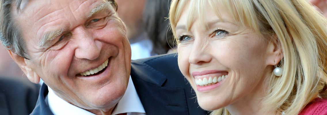 Als Gattin von Gerhard Schröder war Doris Schröder-Köpf jahrelang seine First Lady. Jetzt will sie den Spieß umdrehen.