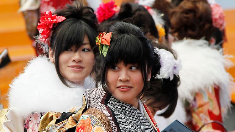 Traditionell im Kimono: "Tag der Volljährigkeit" in Japan.