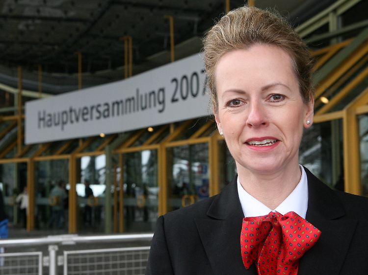Ein rotes Halstuch steht für Konfrontation, ein blaues für einen friedlichen Auftritt.