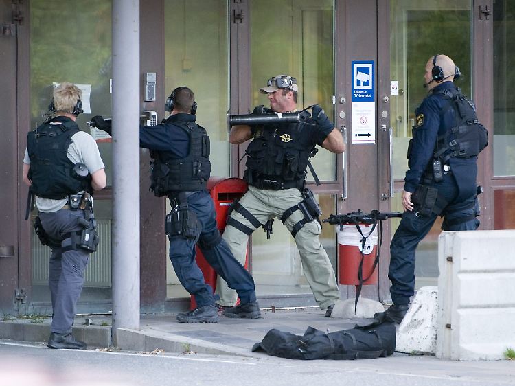 Die schwedische Polizei stürmte das Gebäude in Stockholm. Allerdings waren die dreisten Räuber da längst weg.