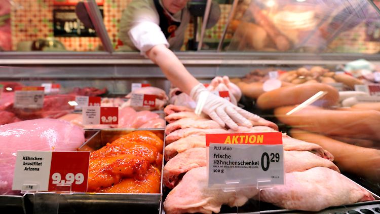 Geflügel gilt den Verbrauchern als gesündere Alternative zu Schwein oder Rind. Doch die BUND-Ergebnisse legen einen anderen Schluss nahe.