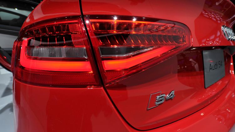 Audi stellt in Detroit den gelifteten S4 vor.