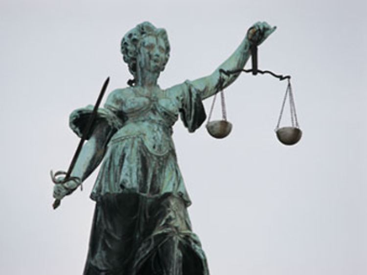 Auch wenn der Anwalt haarsträubende Fehler macht - die Rechtschutzversicherung muss zahlen