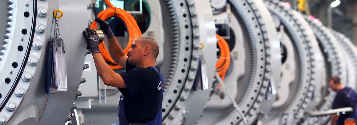 Produktion von Windkraftanlagen bei Nordex in Rostock.
