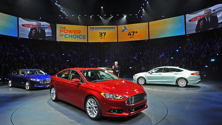Ford präsentiert mit dem Fusion in Detroit sein neues Gesicht. Nach Deutschland kommt der Wagen 2013 fast unverändert als Mondeo.