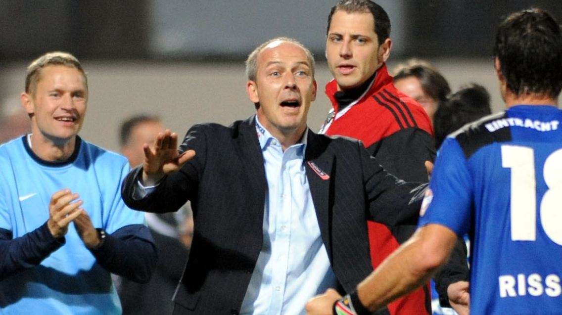 Sensation mit Trier: Mario Basler, Trainer.