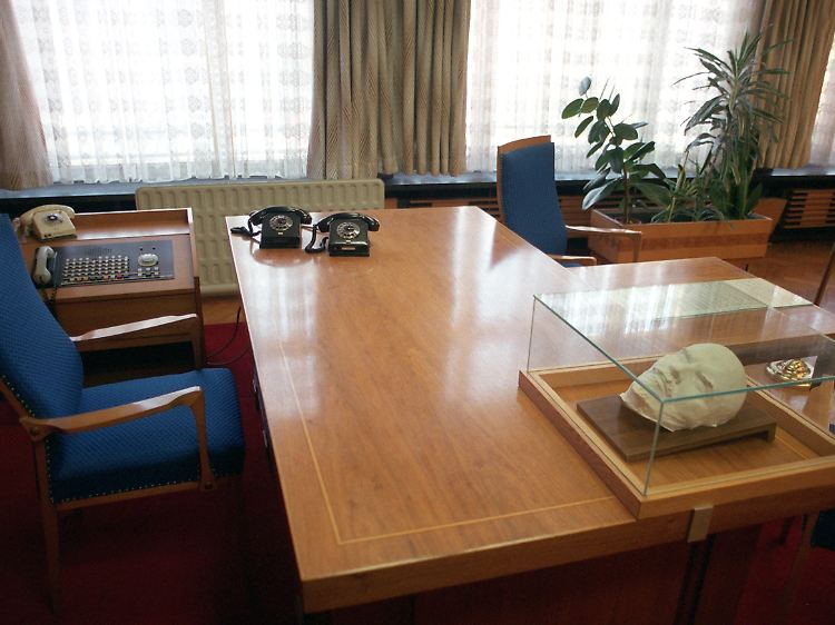 Ein voller Kostenabzug ist nur dann möglich, wenn der Mittelpunkt der gesamten Betätigung im häuslichen Arbeitszimmer liegt