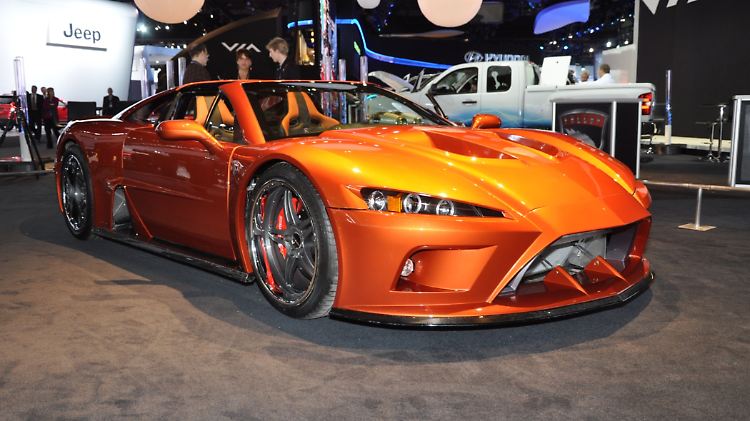 Der Falcon F7 vereint alle Tugenden, die man von einem echten Sportwagen erwartet: riesiger Hubraum, gigantische Pferdestärken und eine berauschende Endgeschwindigkeit.