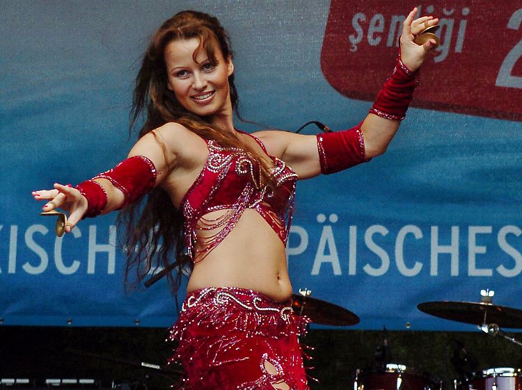 Solche Damen sollen nach dem Willen des Ministers nicht mehr für die Türkei werben.