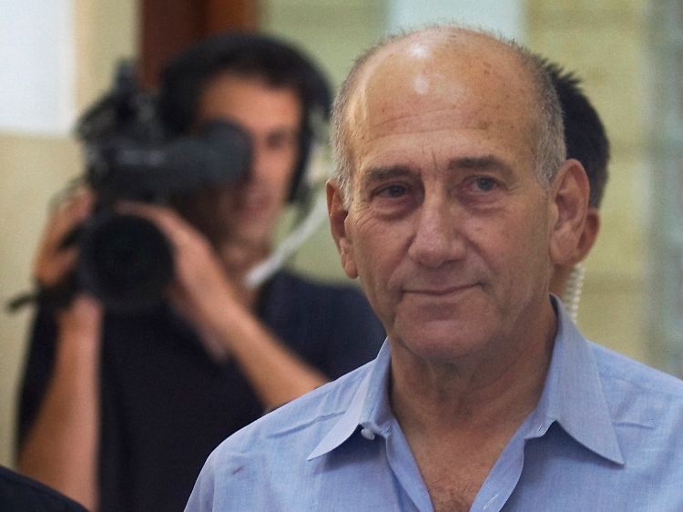 Olmert im Gerichtsgebäude.