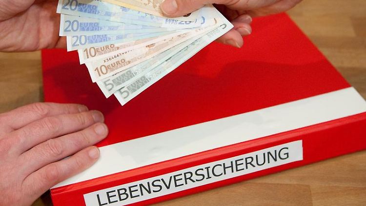 Sparer müssen sich auf eine niedrigere Rendite bei ihrer Lebensversicherung einstellen. (Foto: Kai Remmers)