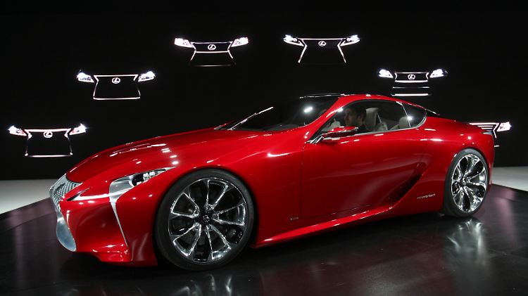 In Detroit präsentiert die Luxusmarke Lexus die Studie des LF-LC. Ein 2+2-sitziges Sportcoupé, mit brachial selbstbewusster Ausstrahlung.