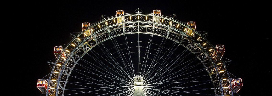 Sieht ein bisschen aus wie ein großes "A": Das hell erleuchtete Riesenrad im Wiener Prater.