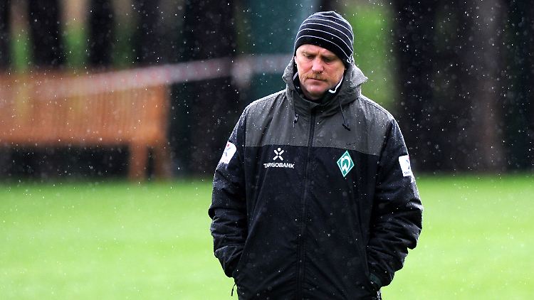 Thomas Schaaf sah schon sein Frühstück in Gefahr, so lange ließ der falsche bulgarische Referee in Belek nachspielen.