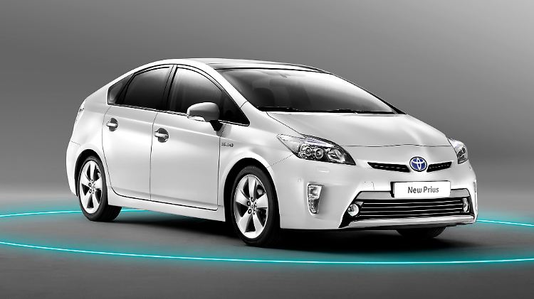 Der Prius wurde optisch und fahrdynamisch überarbeitet.