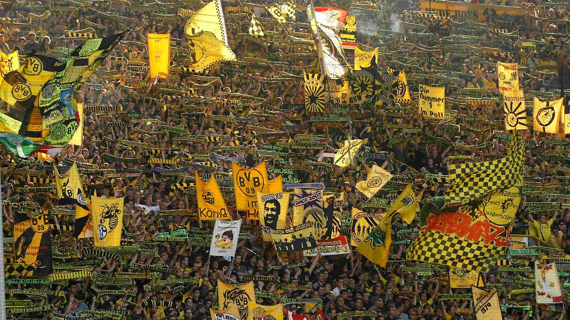 Vor ausverkauftem Haus kassierte Borussia Dortmund eine bittere Derby-Niederlage.