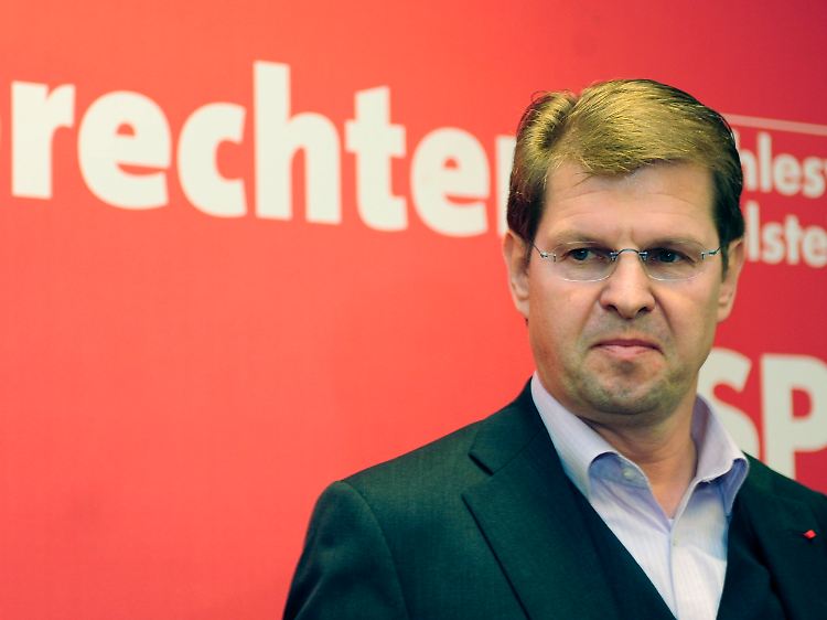Lange Gesichter dagegen bei der SPD und ihrem Spitzenkandidat Ralf Stegner.