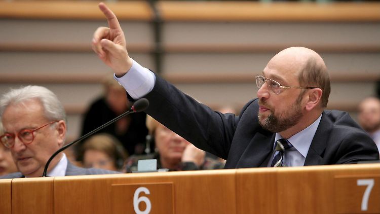 Mit Zeigefinger und rheinischem Akzent: Martin Schulz im europäischen Parlament.