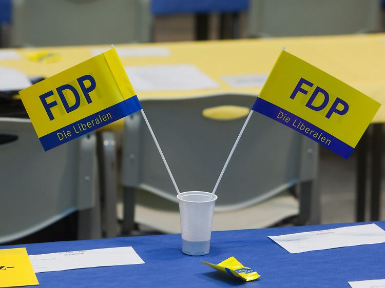 Trotz leichtem Zuwachs scheitert die FDP weiter an der Fünf-Prozent-Hürde.