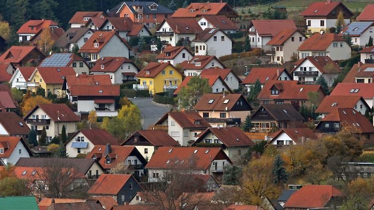 Bei Haus- und Grundbesitzer-Haftpflichtversicherungen lohnt es sich, genau hinzuschauen.