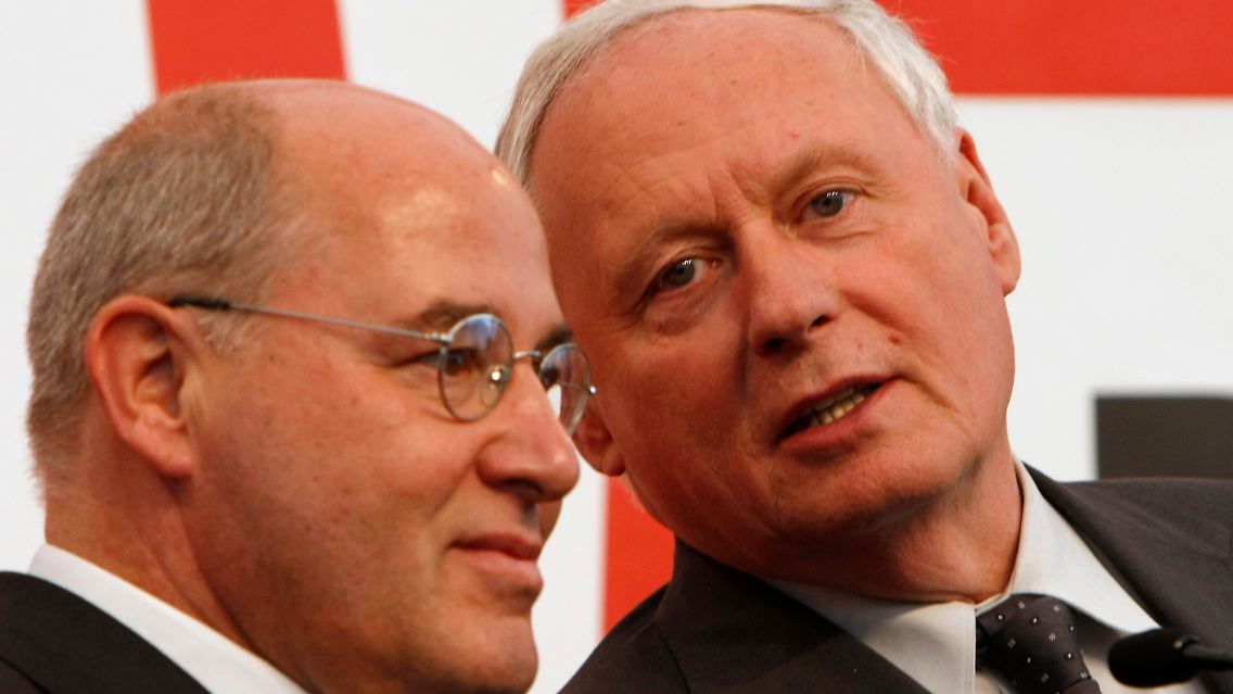 Glückliche Wahlgewinner: Die Fraktionschef der Linkspartei, Gysi (links) und Lafontaine, verlangen von der SPD Veränderung.