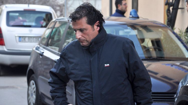 Vor Gericht erleben Beobachter, wie sich Schettino versucht, aus der Verantwortung zu stehlen.