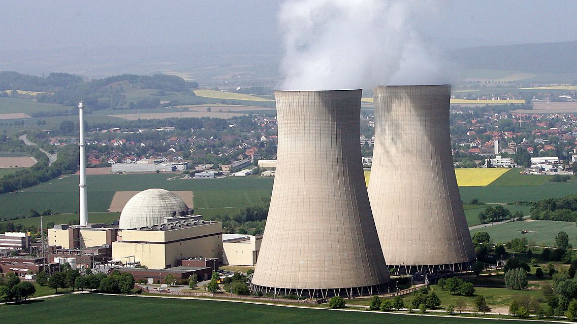 Luftbild des Kernkraftwerks Grohnde an der Weser in der Einheitsgemeinde Emmerthal.