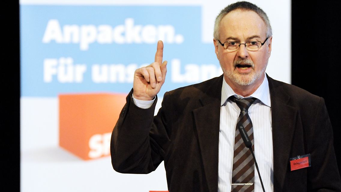Rücktritt nach Absturz: Hamburgs SPD-Chef schmeißt hin.