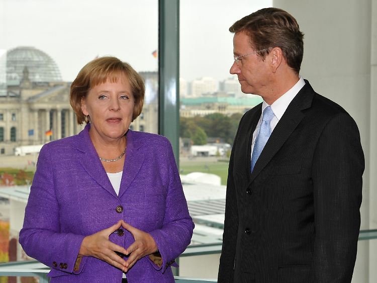 Erste Annäherungsversuche der künftigen Vize-Kanzlers im Kanzleramt.