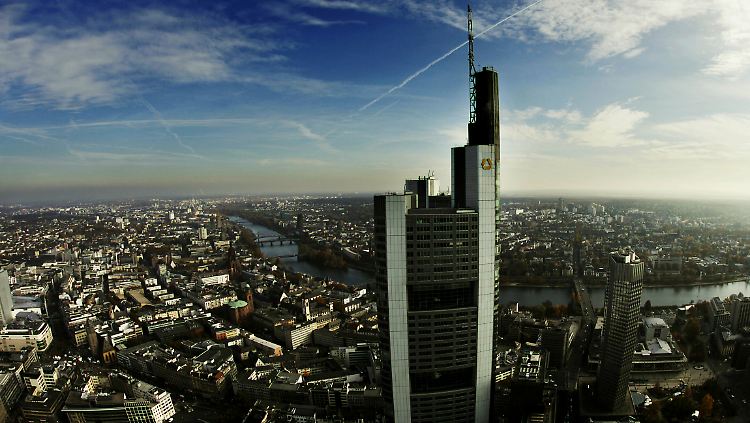 Markante Silhouette: Die Commerzbank-Zentrale in Frankfurt am Main.