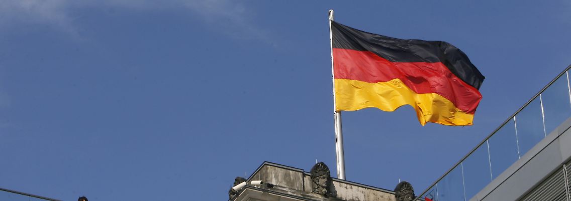 deutschlandflagge_reichstag.jpg