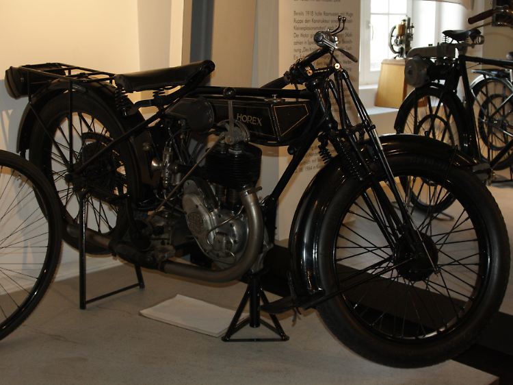 "Motorräder für Motorradfahrer" war bereits in den 1920er Jahren der Werbespruch von Horex.