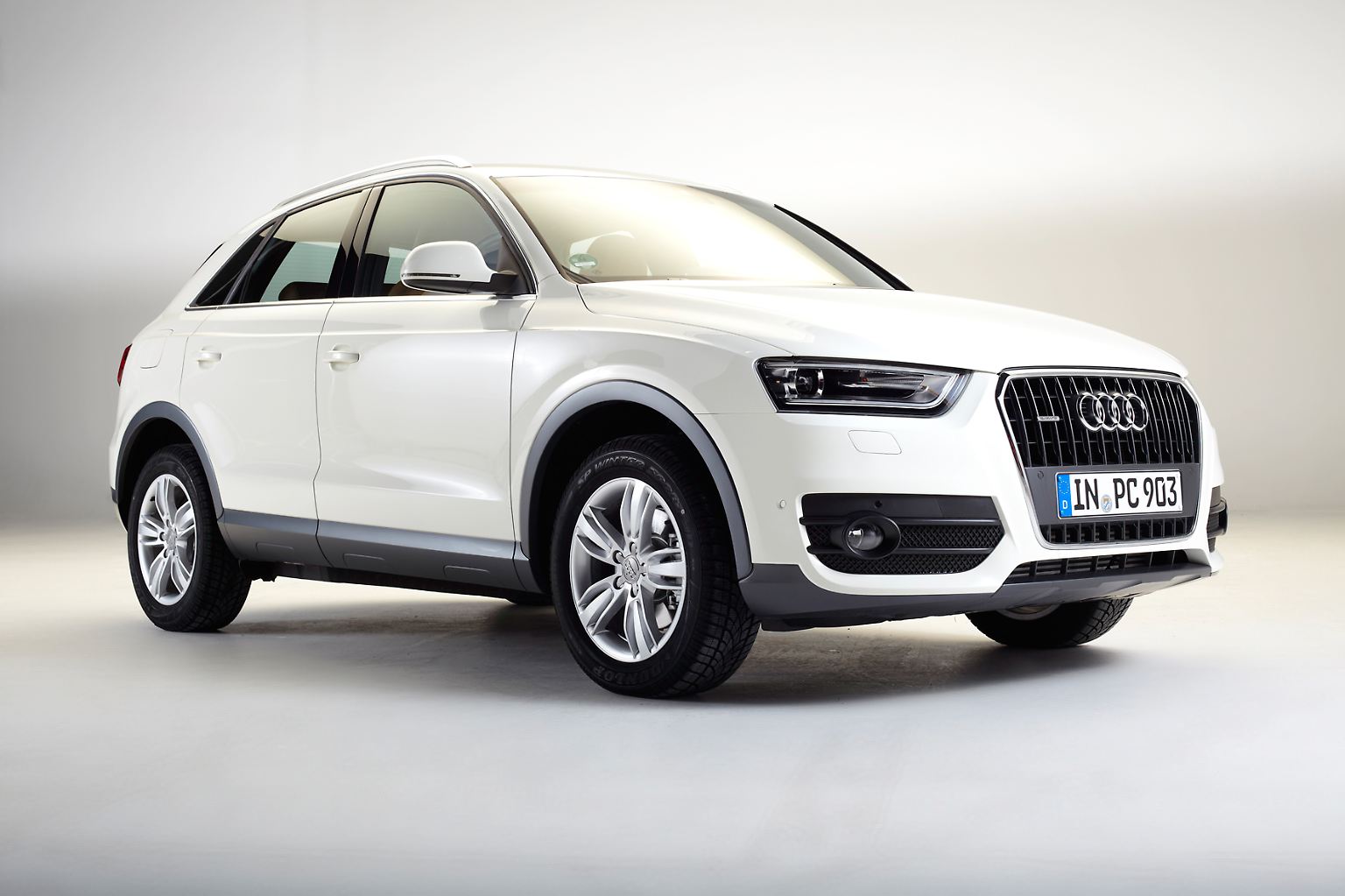 Ein Kompakt-SUV ist das Traumauto der Deutschen. In der Kategorie "Lieblingsauto" wurde der Audi Q3 mit dem "Gelben Engel" ausgezeichnet. Das Bundespräsidenten-Auto wurde auch schon auf der derzeitigen Automesse in Detroit wohlwollend zur Kenntnis genommen.  