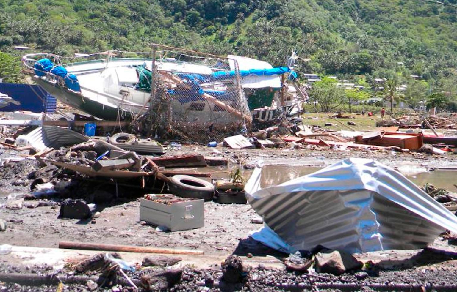 Bei einer Serie von Tsunamis im Pazifik sind auf den Samoa-Inseln mehr als 100 Menschen ums Leben gekommen und Hunderte verletzt worden. 