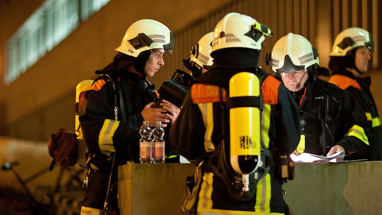 Die Feuerwehr musste gut 100 Menschen ins Krankenhaus bringen.
